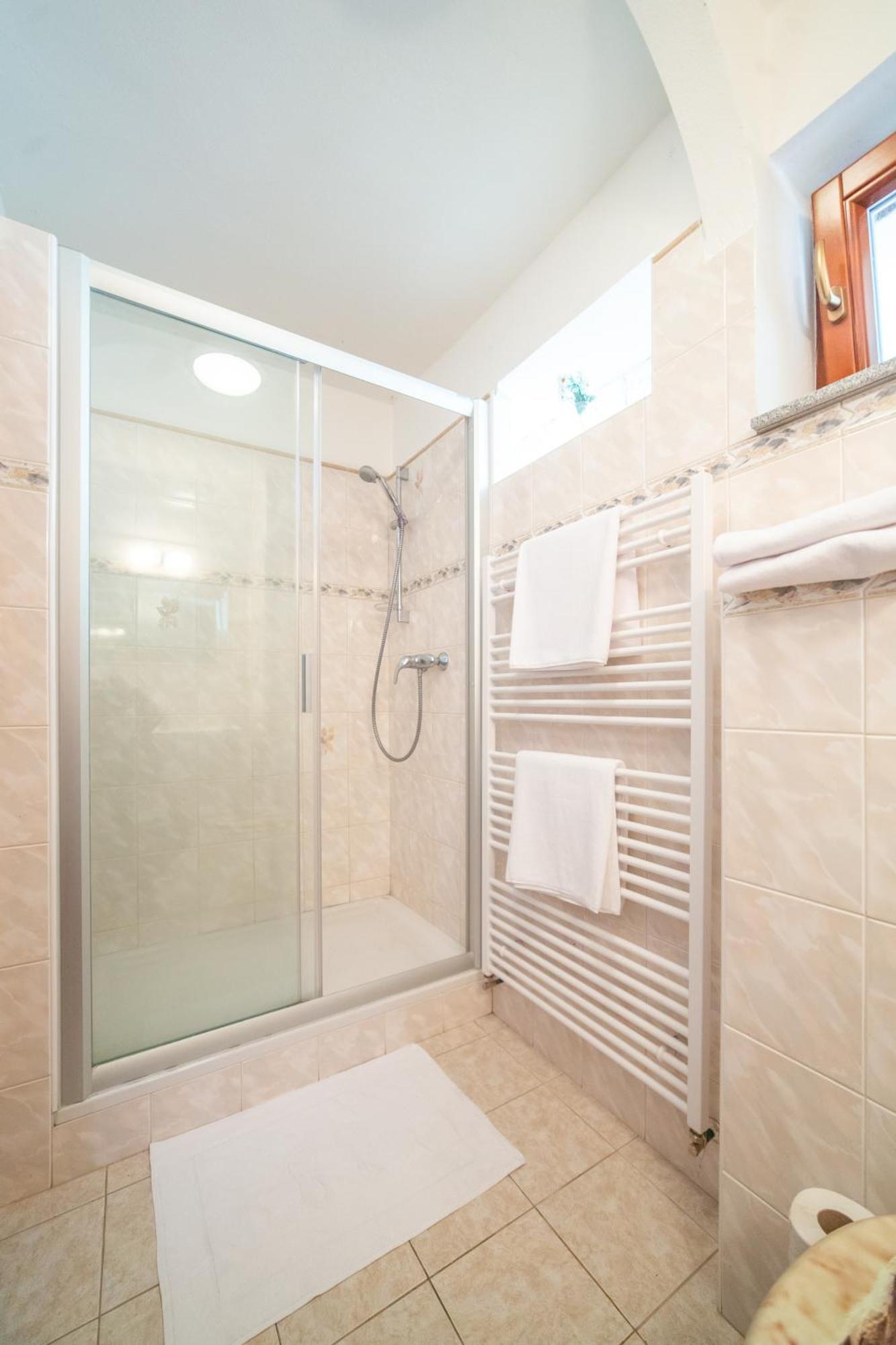 Rezidence Plesivec - Rodinny Apartman S 3 Loznicemi เชสกี้ครุมลอฟ ภายนอก รูปภาพ