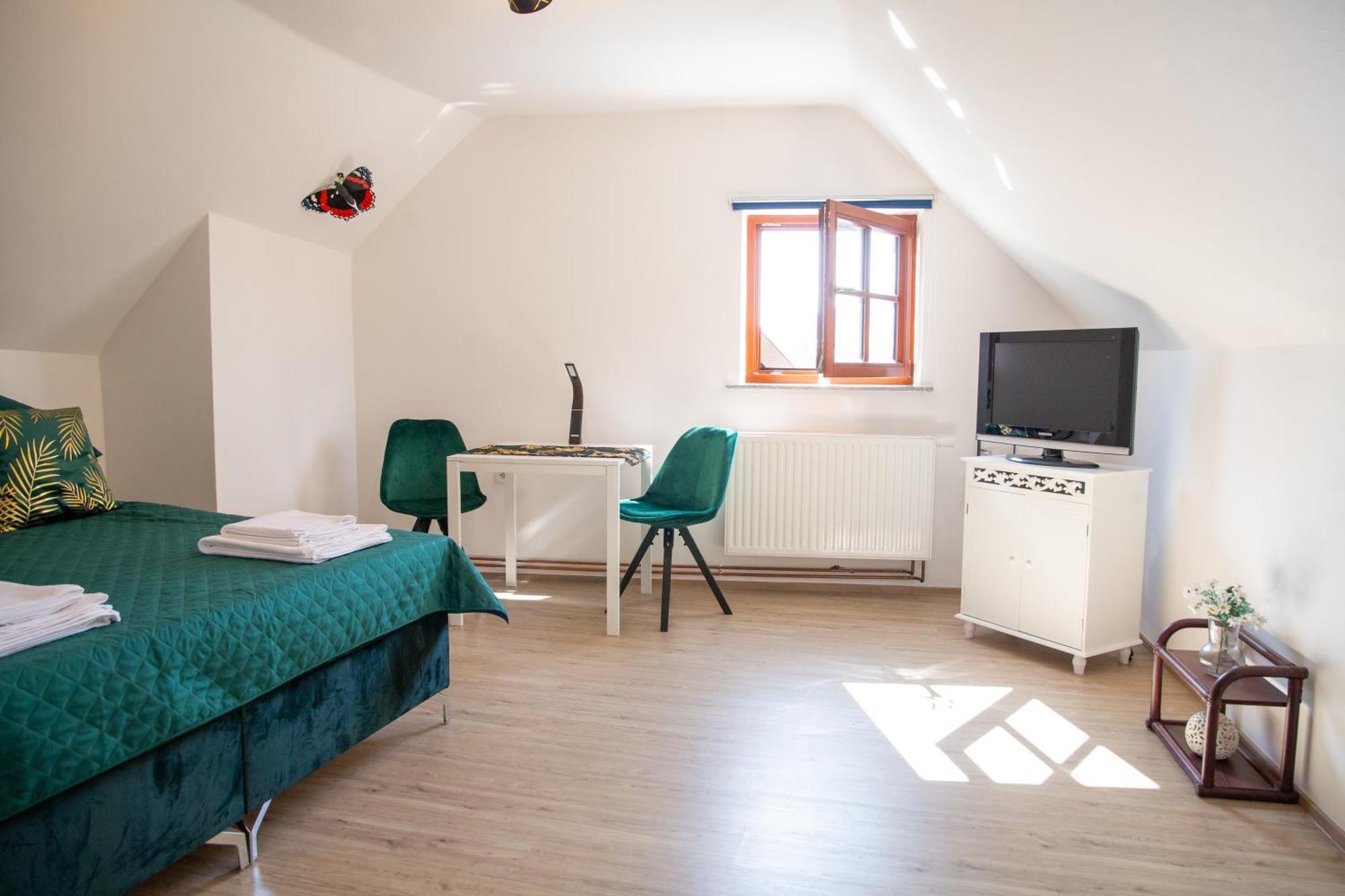 Rezidence Plesivec - Rodinny Apartman S 3 Loznicemi เชสกี้ครุมลอฟ ภายนอก รูปภาพ